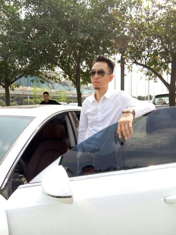 杨岳的第一张照片--新竹中老年相亲网