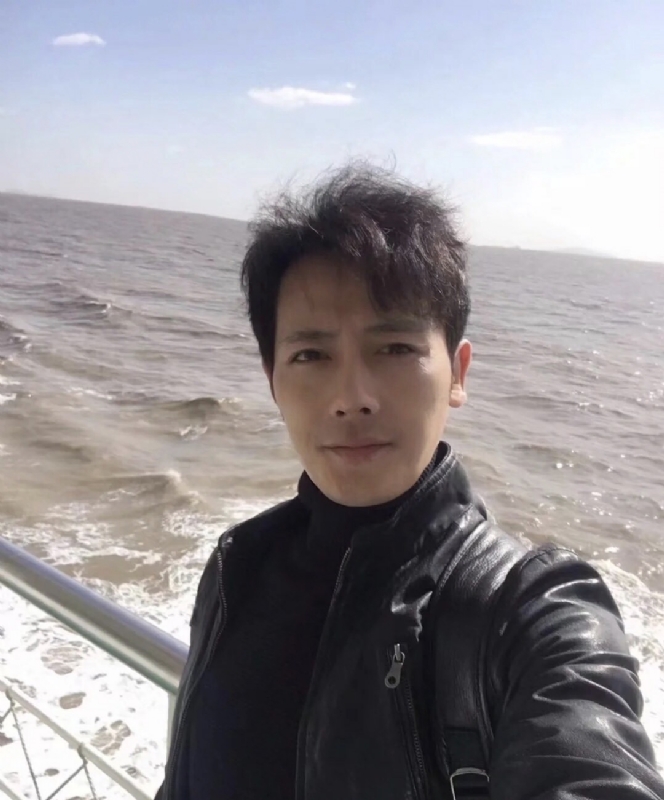 疯狂的小鱼的第一张照片--新竹中老年相亲网