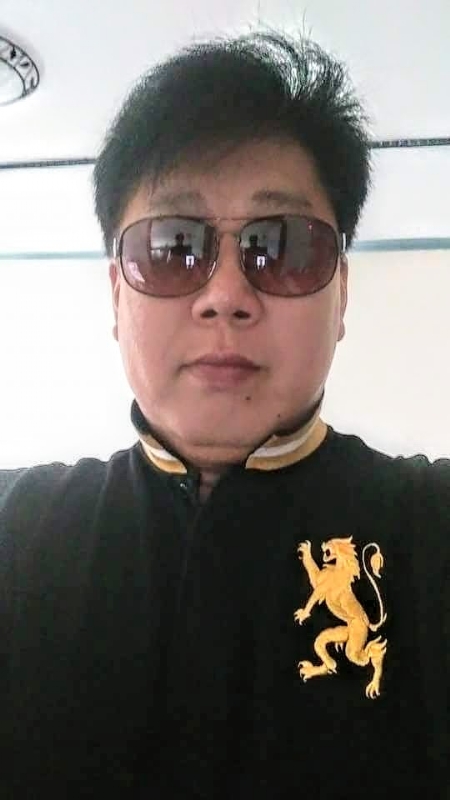含笑半步癲的第一张照片--新竹中老年相亲网